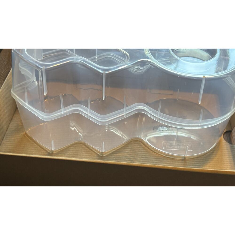 NWT Way To Celebrate Plastic XO-Shaped Container Valentine’s Day Same Day Ship